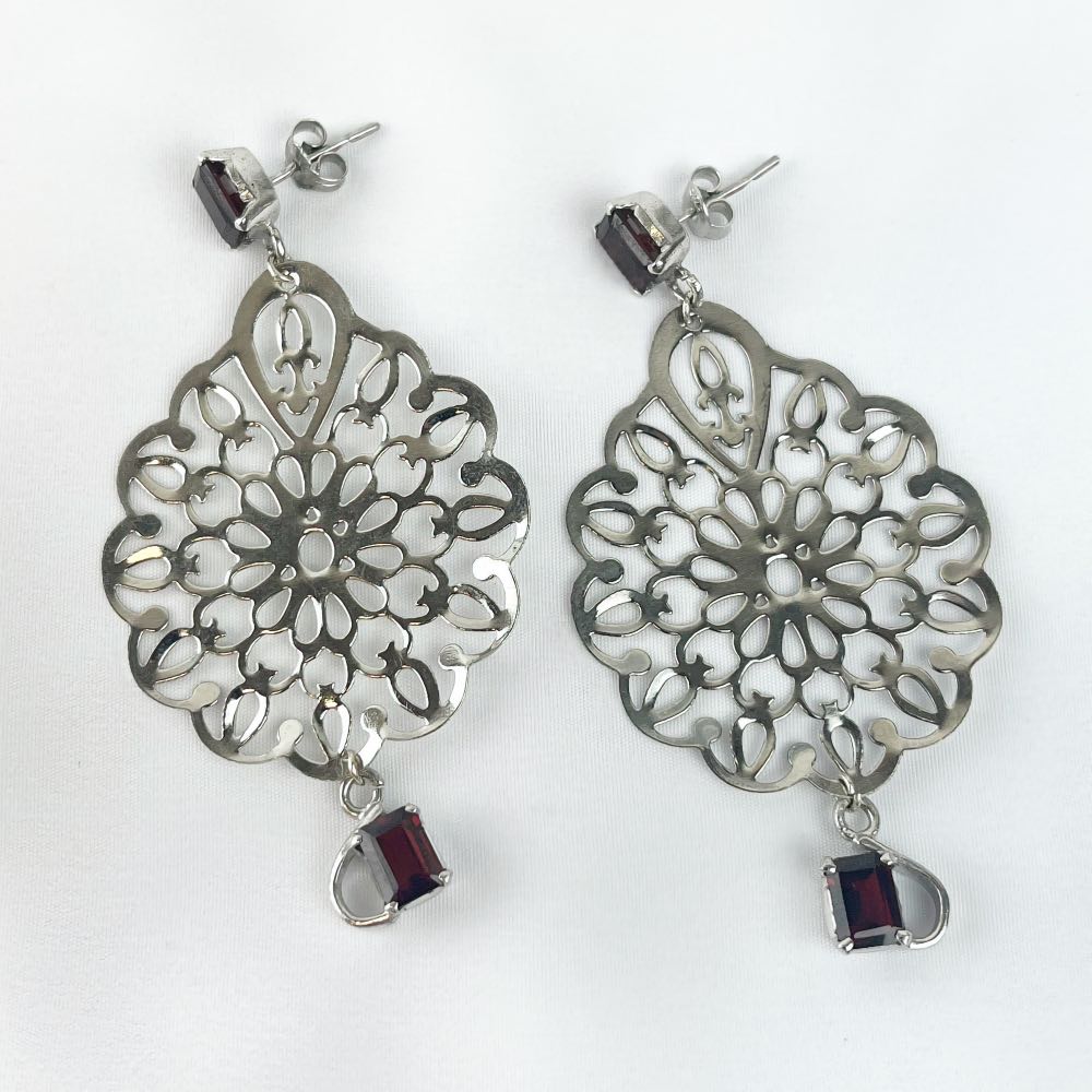 Boucle d'oreille Grenat