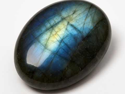 Pierre brute de Labradorite aux reflets irisés – lithothérapie Kryst’al