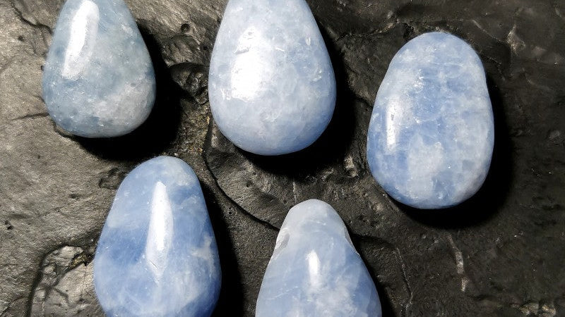 Calcite bleue : vertus, chakras et rechargement