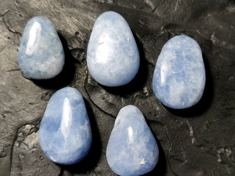 Calcite bleue : vertus, chakras et rechargement