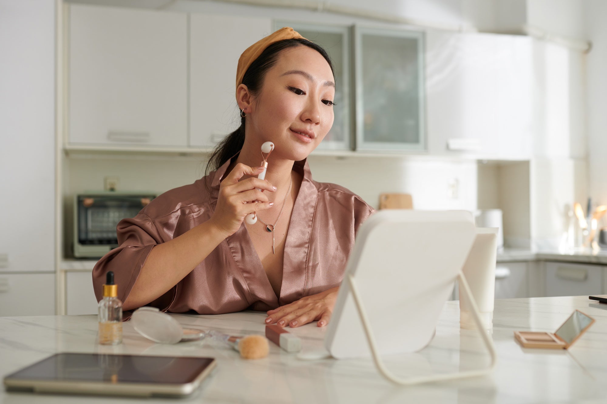 Les meilleurs cristaux pour renforcer votre routine skincare (roller, gua sha…)