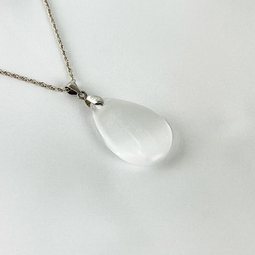 Pendentif Sélénite